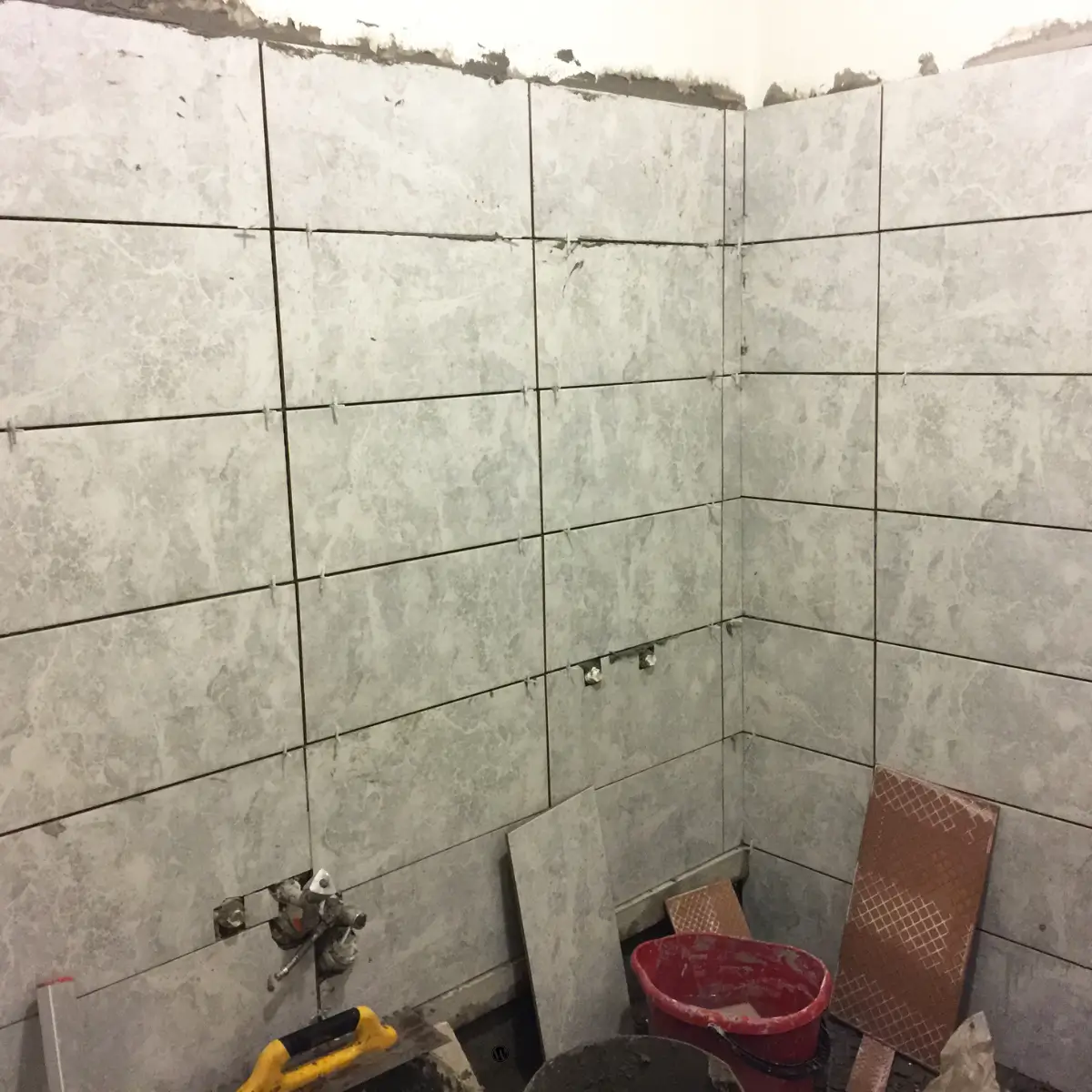 Our party wall tanking specialists install independent self-supporting framing systems alongside decoupled acoustic isolation pads wetroom assemblies to prevent sound transmission.